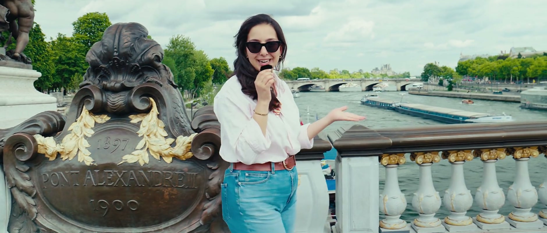 Tournage au bord de la Seine, pont Alexandre III.
