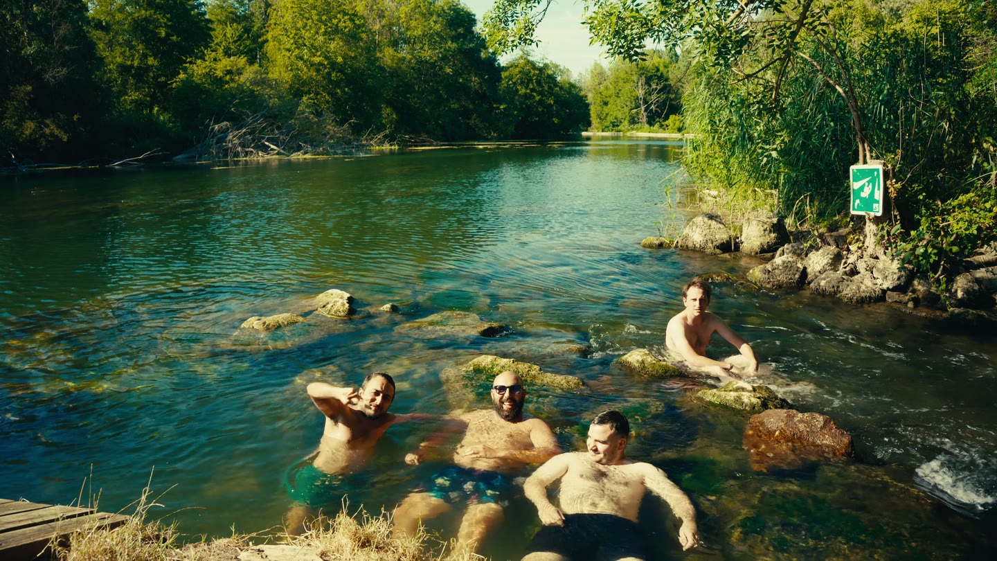 Une journée à la rivière — photogramme du film